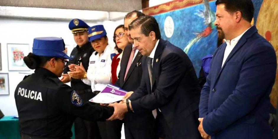 Capacitan en derechos humanos a policías de Escudo Coyoacán.