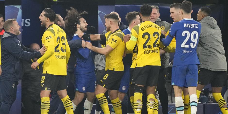 Futbolistas de Borussia Dortmund y Chelsea se dijeron de todo en los momentos finales del partido entre ambos en la Champions League.