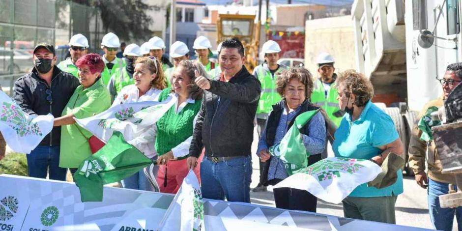 Ricardo Gallardo da inicio a remodelación de unidad habitacional en Soledad de Graciano Sánchez