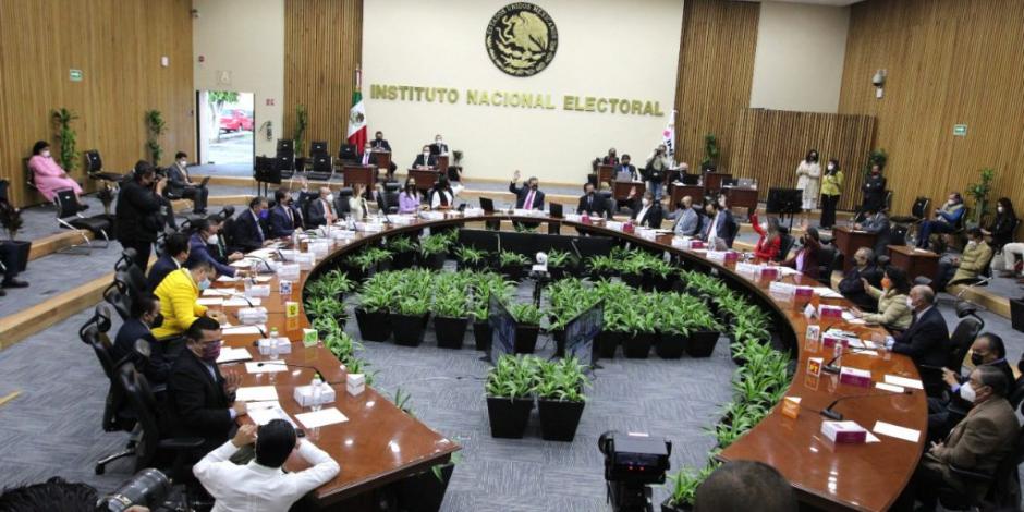 Ordena Tribunal Electoral que relevo de Lorenzo Córdova sea una mujer