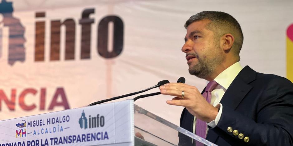 Mauricio Tabe, quien presentó adhesión de alcaldía Miguel Hidalgo al programa de transparencia.