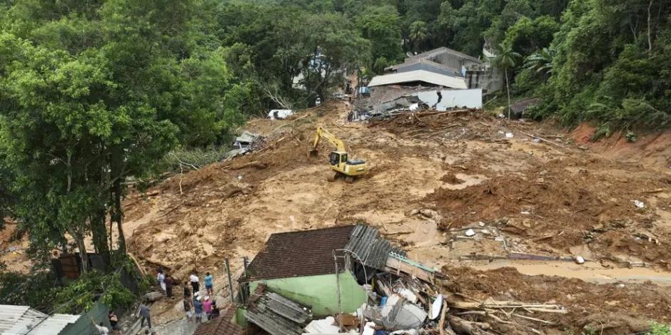 Lluvias y desplizamientos de tierra en Brasil han cobrado la vida de 40 personas; presidente Lula da Silva visita la zona afectada.