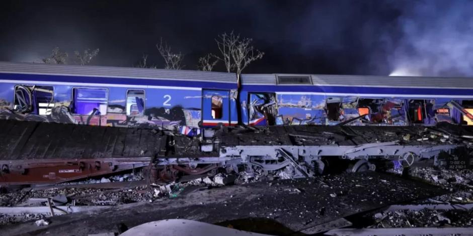 Tras choque de dos trenes ocurrido al norte de Larissa, en Grecia central, ocurrido la noche del martes 28 de febrero, el ministro de Transportes de Grecia, Kostas Karamanlis, renuncia a su cargo