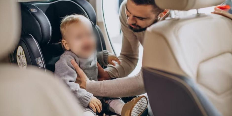 Evita dejar solo a tu bebé en un auto.