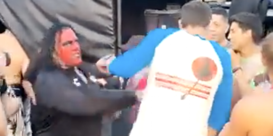 El momento de la agresión de Chessman a Adrián Marcelo.