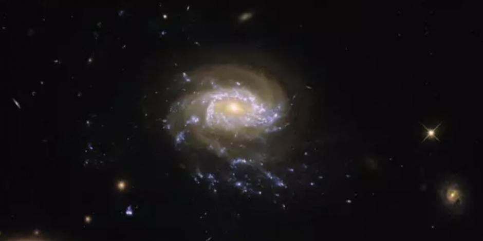 Galaxia medusa JO 201, capturada por el Telescopio espacial Hubble.