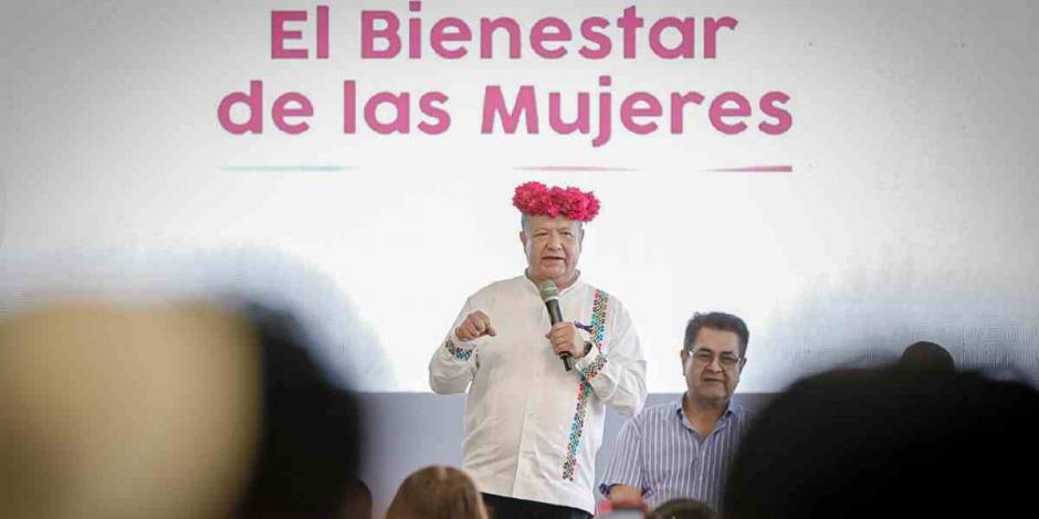 Julio Menchaca presenta Estrategia para el Bienestar de las Mujeres de Hidalgo.