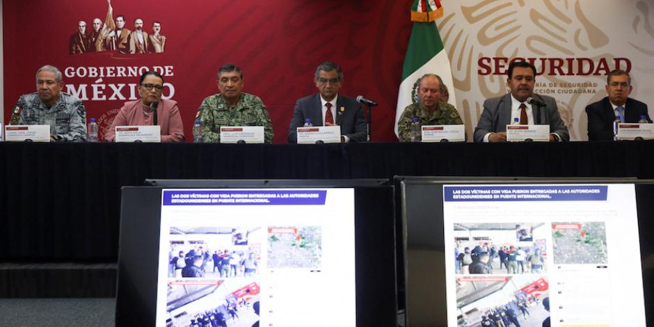 Autoridades mexicanas en conferencia de prensa, ayer.