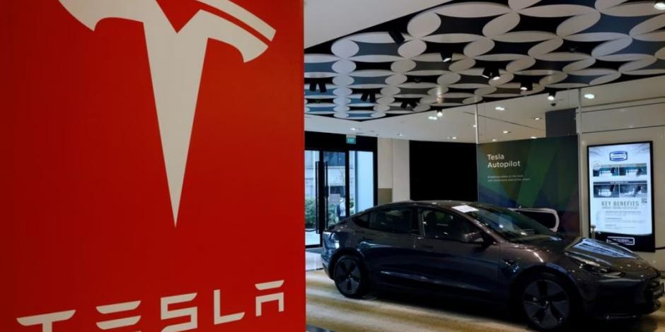 Estados Unidos abre investigación a Tesla por fallas en sus autos eléctricos.