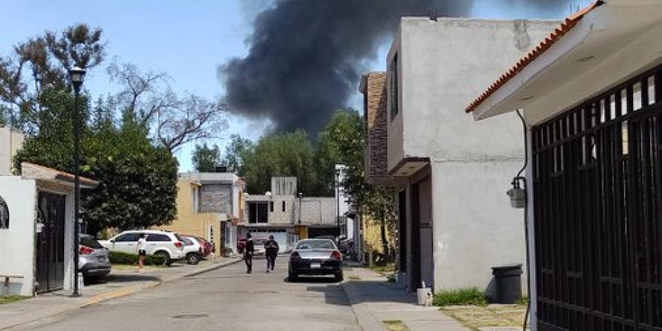 Incendio que se registra este miércoles en Tultepec.