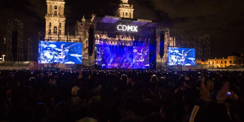 Gobierno CDMX se alista para concierto de Interpol en el Zócalo.