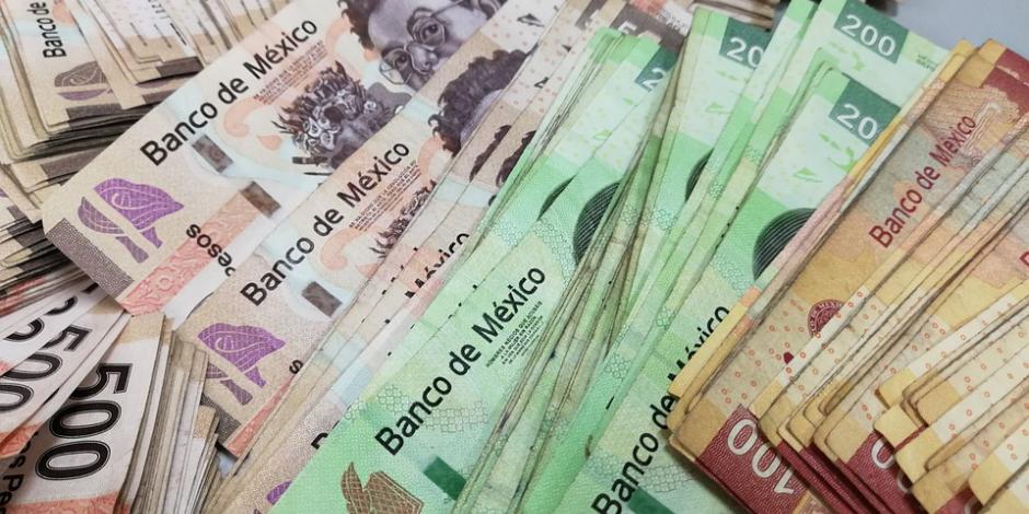 Peso mexicano revierte pérdidas y bolsa gana