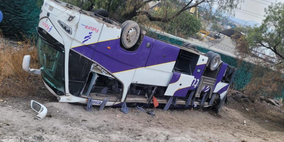 Accidente en Autopista México-Pirámides deja al menos 15 heridos, entre ellos una mujer de la tercera edad.