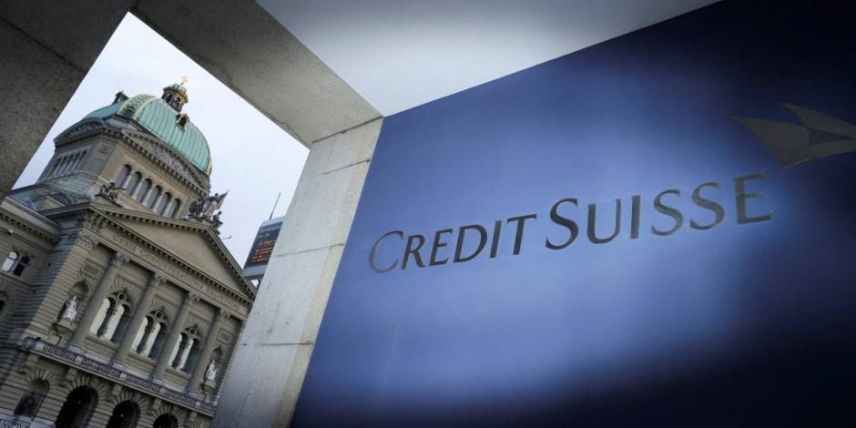 Analistas temen impacto global por desplome de Credit Suisse.
