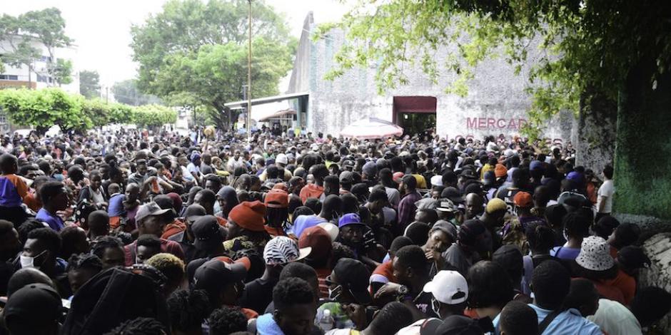 Aglomeración de migrantes en la Comar de Tapachula, el pasado 2 de enero.