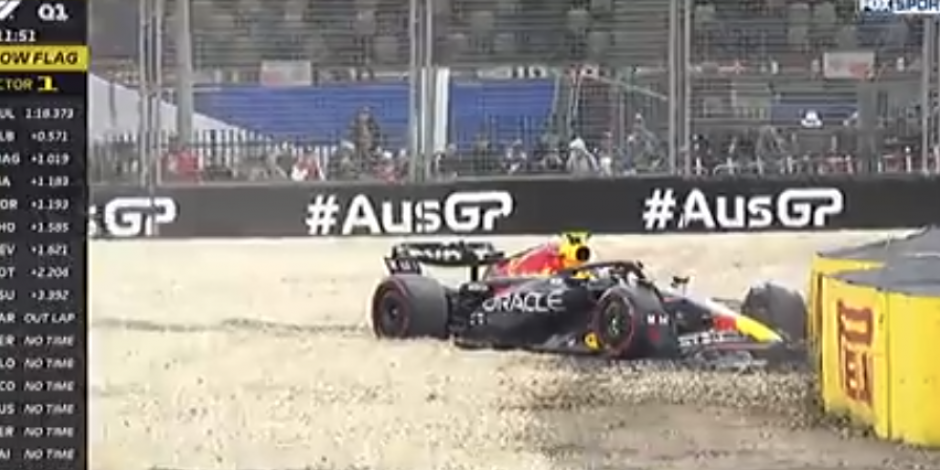 El monoplaza de Checo Pérez se atascó en la grava en el arranque de la Qualy 1 del Gran Premio de Australia de F1.