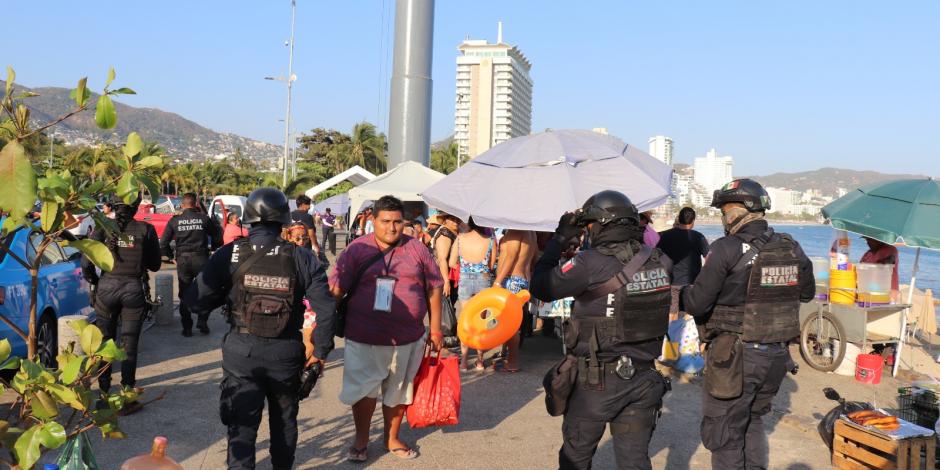 Turistas disfrutan en Guerrero vacaciones de Semana Santa con mega operativo de seguridad