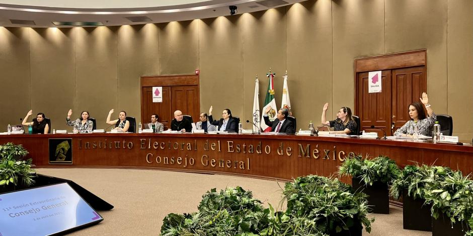 El Consejo del Instituto del Edomex, ayer, en sesión.