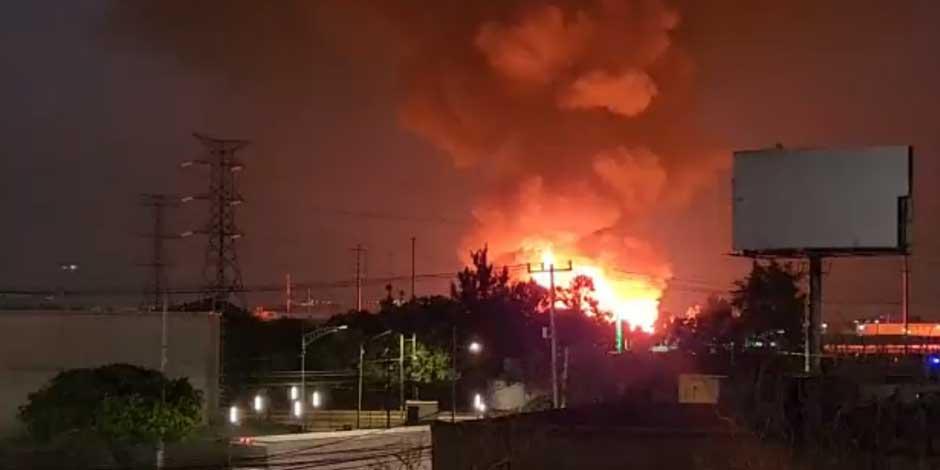 Arde Central de Abastos en Iztapalapa; afectados serán reinstalados.