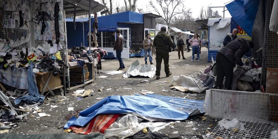 Daños y víctimas que dejó el bombardeo ruso de ayer en Donestk.