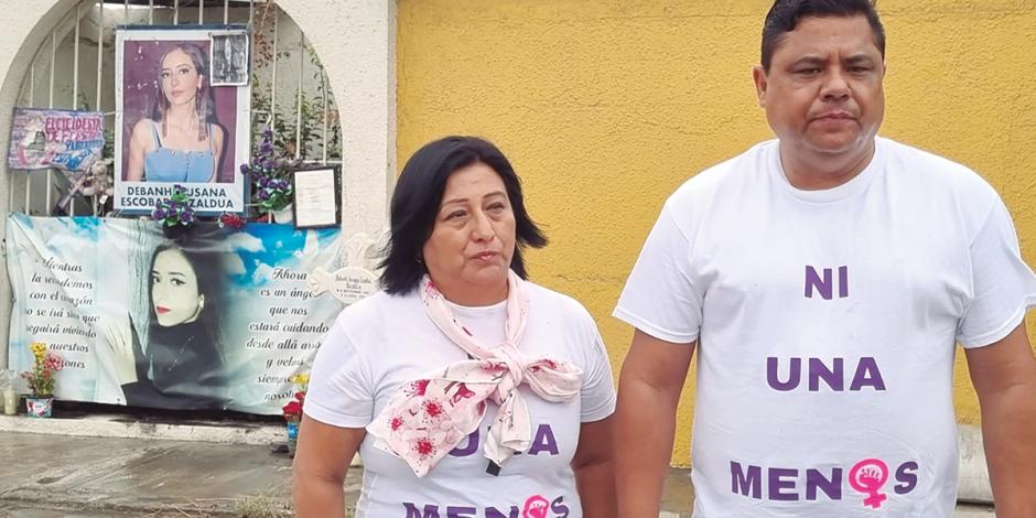 Dolores Bazaldúa y Mario Escobar, padres de Debanhi, en imagen difundida ayer en sus redes sociales.
