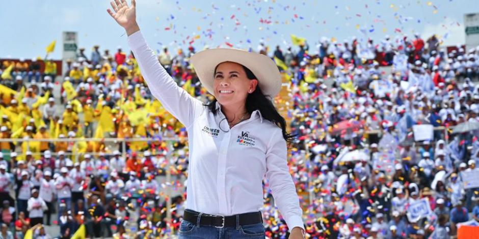 Alejandra Del Moral desde la plaza "La monumental" del municipio de Tejupilco, al sur del Edomex, el 11 de abril de 2023.