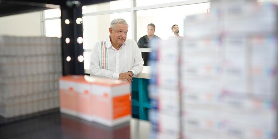 López Obrador, durante la supervisión del Plan IMSS-Bienestar en Juchitán