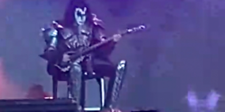 Gene Simmons de Kiss se pone mal a medio concierto (VIDEO)