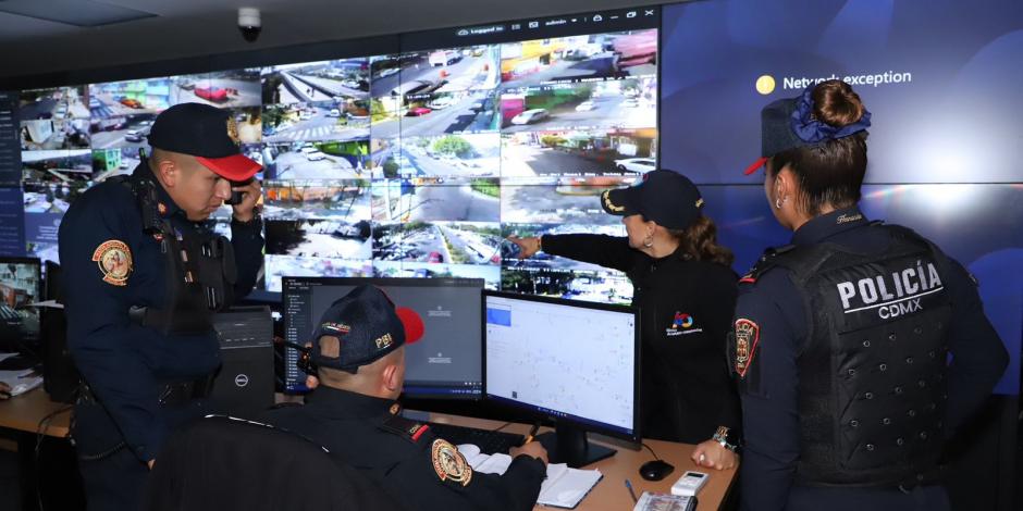 Elementos policiales en trabajos de monitoreo de seguridad en Álvaro Obregón.