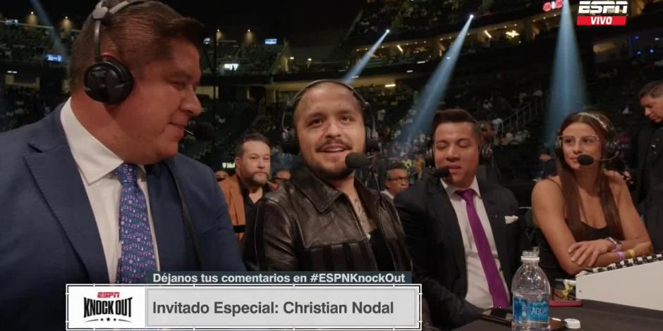 Christian Nodal debutó como comentarista de box con ESPN.