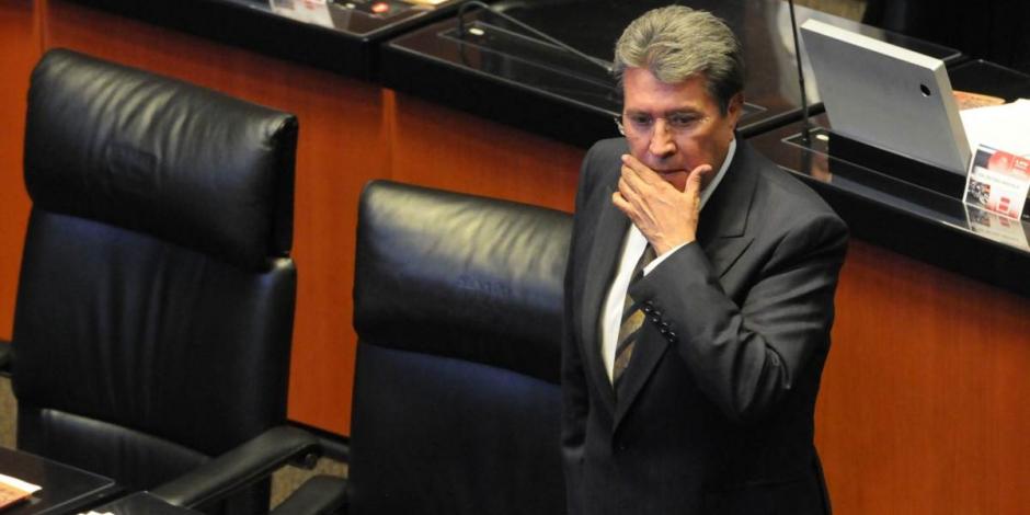 Ricardo Monreal alista propuesta para ampliar trabajos legislativos hasta último día del mes.