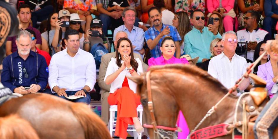 Tere Jiménez encabeza el Desfile de Primavera de la Feria de San Marcos 2023.