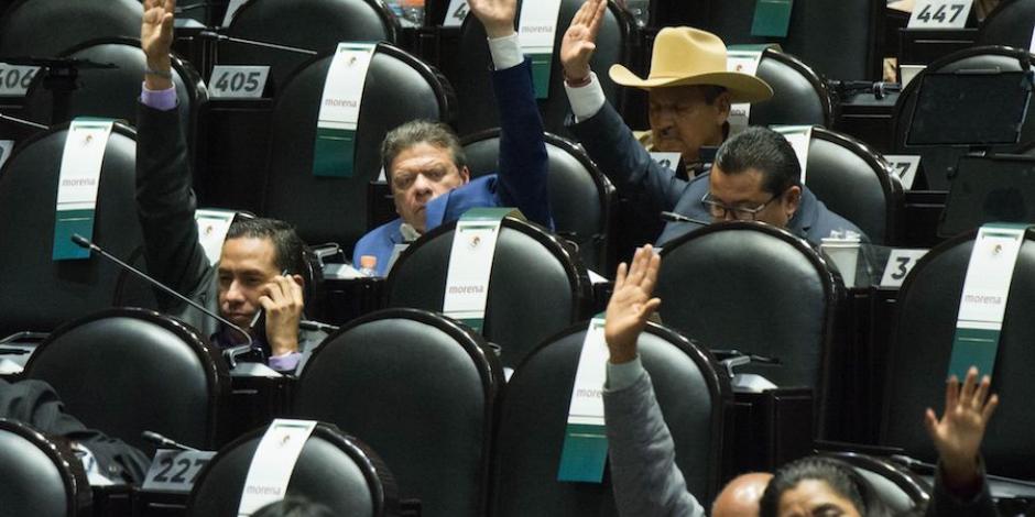 Votación del grupo parlamentario de Morena en la Cámara de Diputados, ayer.