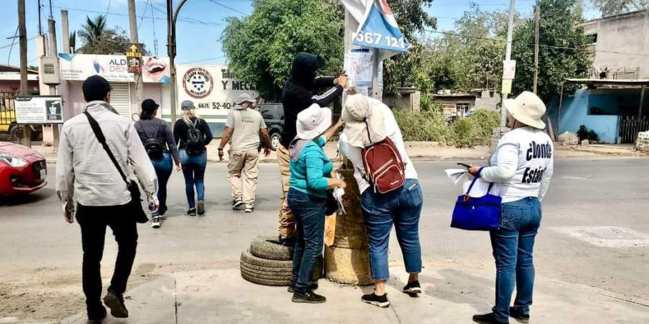 Familiares de personas desaparecidas y colectivos realizaron ayer por su cuenta una jornada de búsqueda en calles de la colonia Loma de la Madriguera, en Culiacán.