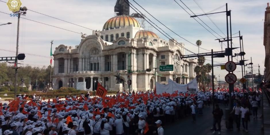 En la CDMX se lleva a cabo la marcha por el Día Internacional del Trabajo.