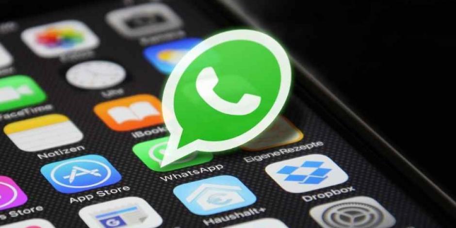 WhatsApp tiene la opción de compartir la ubicación en tiempo real.