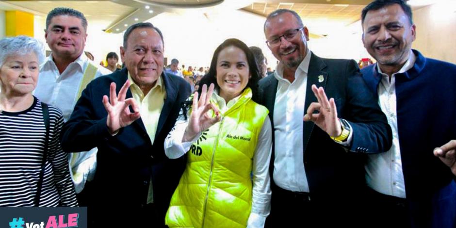 (De izq. a der.:) Jesús Zambrano, Alejandra del Moral y Omar Ortega, ayer, durante el festejo del 34 Aniversario del PRD en el Estado de México.