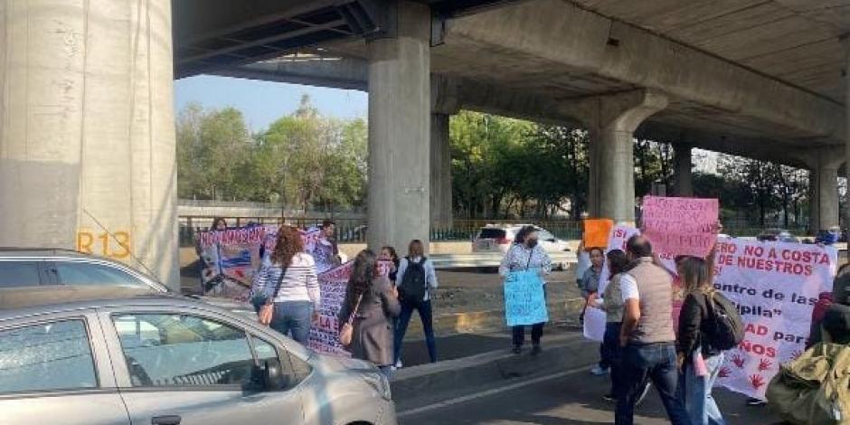 Periférico inició la jornada del lunes con cierre de tránsito por manifestantes.