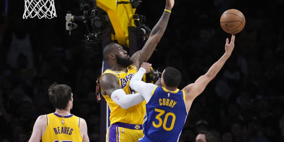 Lakers remontan a Warriors 104-101 y lideran la serie 3-1