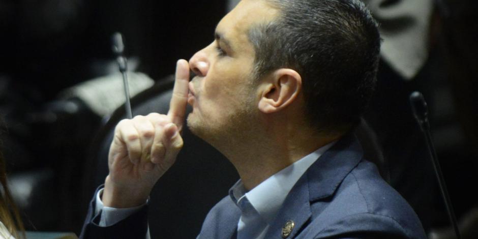 Jorge Triana, diputado del PAN, acusó que Morena no quiere "soltar" el poder.