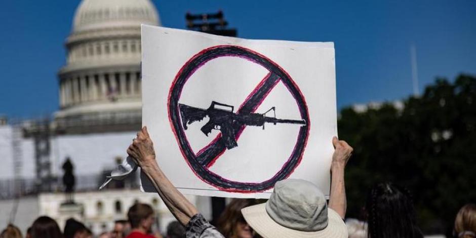 Miles de ciudadanos en contra de la portación de armas en Estados Unidos.