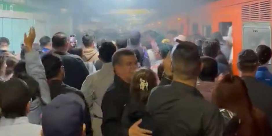 Usuarios de las redes sociales reportaron humo en la estación Garibaldi de la concurrida Línea B del Metro