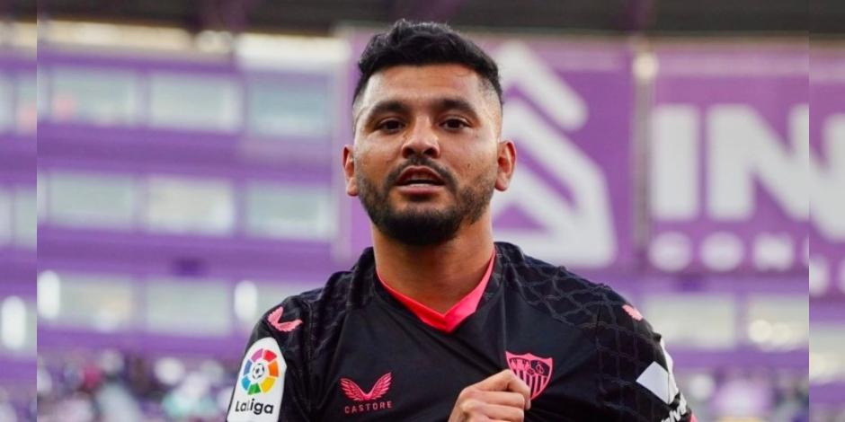 Jesus "Tecatito" Corona marcó gol en su regreso a las canchas con el Sevilla.
