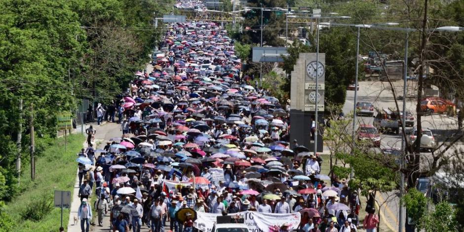 Protesta de maestros en Oaxaca, ayer.