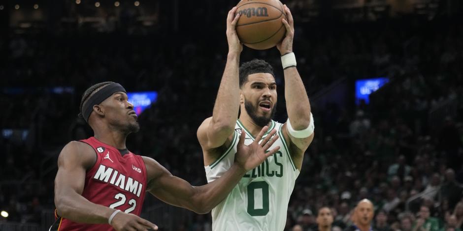 ​Una acción del Boston Celtics vs Miami Heat, Juego 1 de las Finales de Conferencia Este de la NBA
