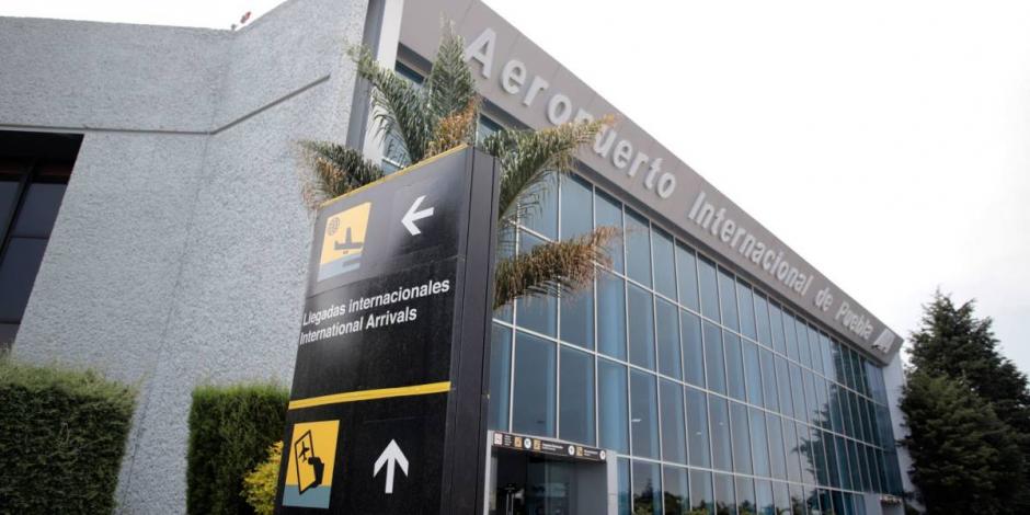 Aeropuerto de Puebla cierra operaciones hasta mañana por caída de ceniza del Popocatépetl.