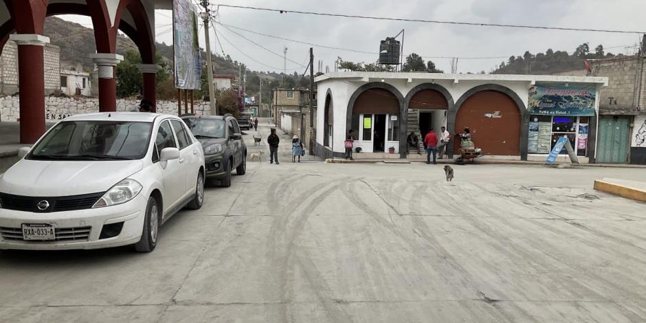 En las calles de Santiago Xalitzintla, la comunidad poblana más cercana al Popocatépetl, aún era visible ayer un manto de ceniza.
