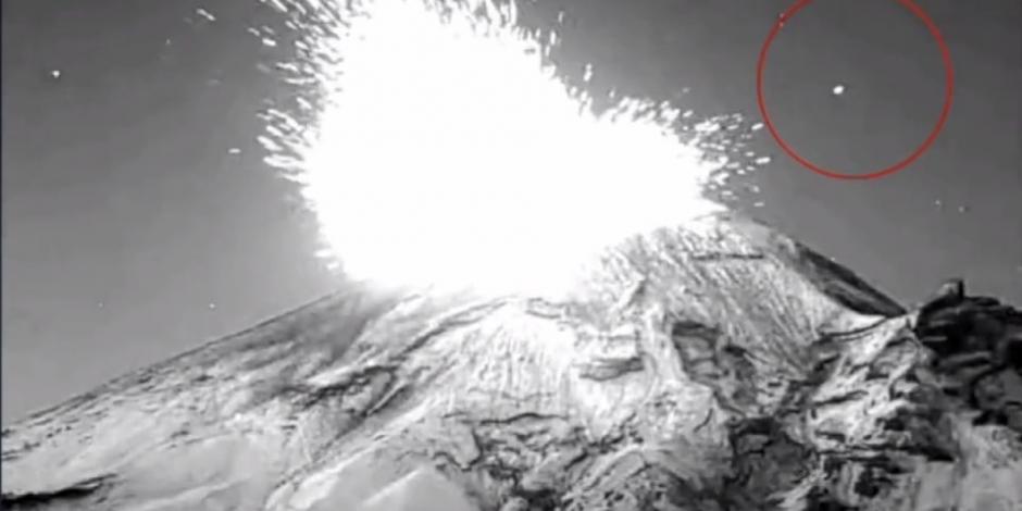 En el Popocatépetl nuevamente fue captado un objeto de tecnología no humana entrar y salir de su cráter el pasado 20 de mayo durante una explosión con material incandescente, ceniza  y gases.