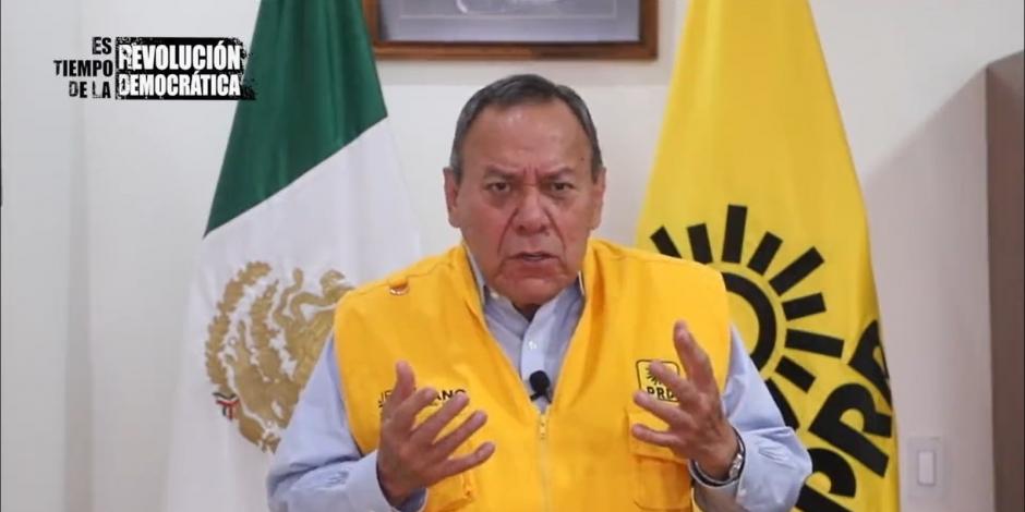 El dirigente nacional del PRD, Jesús Zambrano, en un videomensaje que compartió en sus redes sociales.