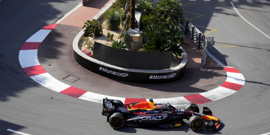 Uno de los Red Bull durante la práctica 1 del Gran Premio de Mónaco.
